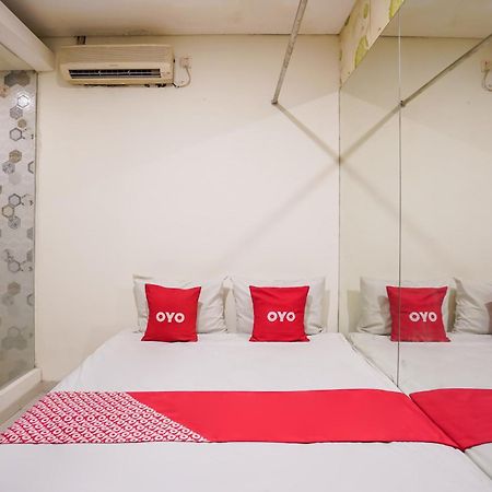 Super Oyo Capital O 92633 Spring Hotel Gubeng Surabaya Esterno foto